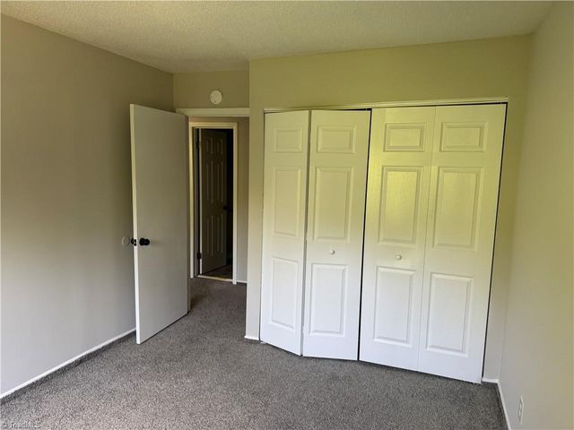 1039 Turtle Rock Lane, Winston-salem, NC 27104