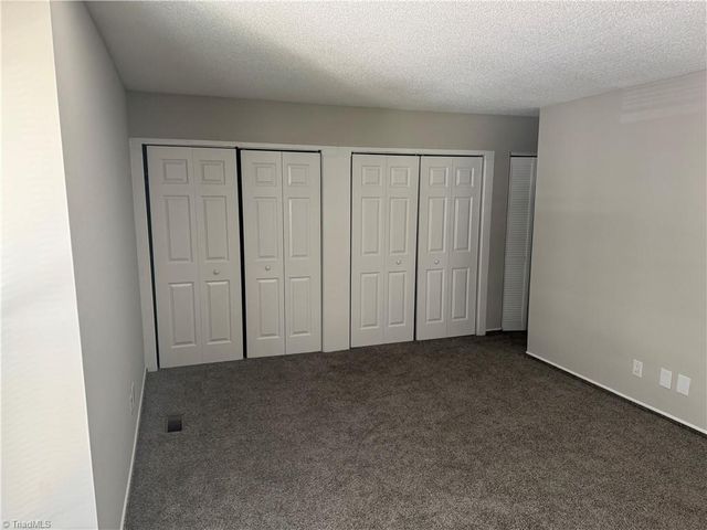 1039 Turtle Rock Lane, Winston-salem, NC 27104