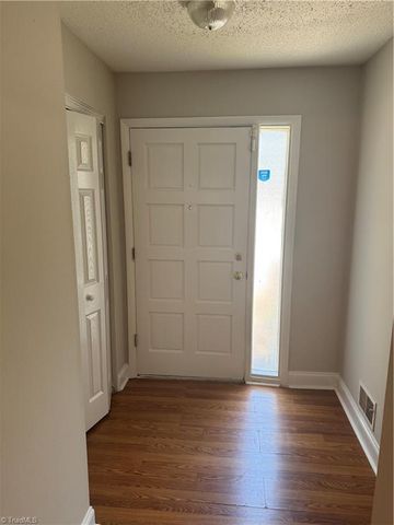 1039 Turtle Rock Lane, Winston-salem, NC 27104