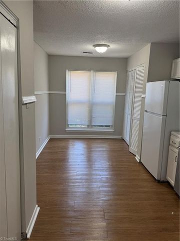 1039 Turtle Rock Lane, Winston-salem, NC 27104