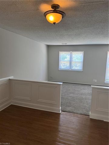 1039 Turtle Rock Lane, Winston-salem, NC 27104
