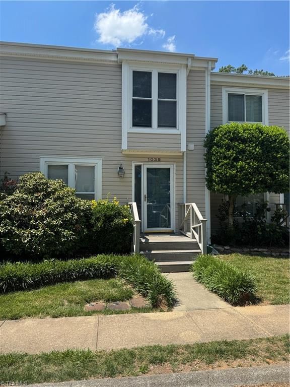 1039 Turtle Rock Lane, Winston-salem, NC 27104