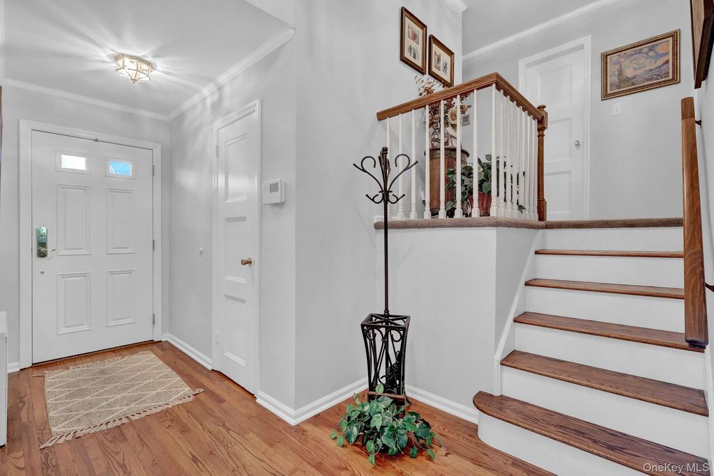 506 Nassau Place, Garden City, NY 11530 — photo 4