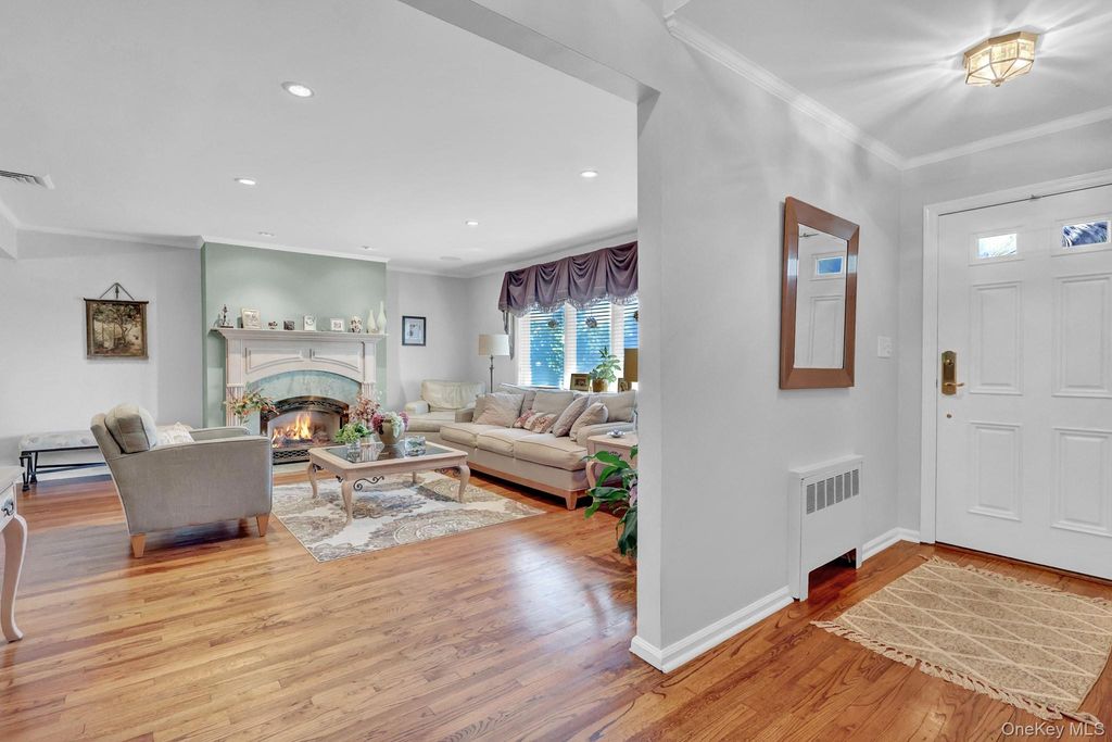 506 Nassau Place, Garden City, NY 11530 — photo 5