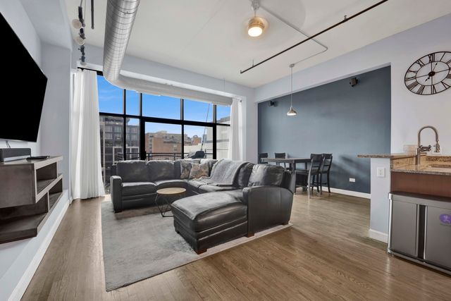 1224 W Van Buren Street 523, Chicago, IL 60607