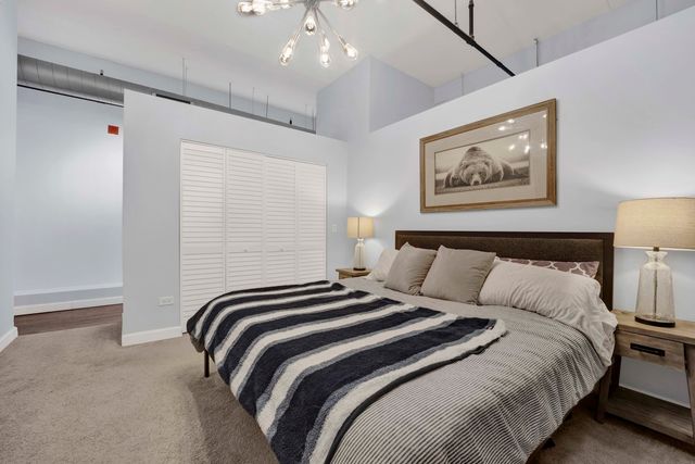 1224 W Van Buren Street 523, Chicago, IL 60607