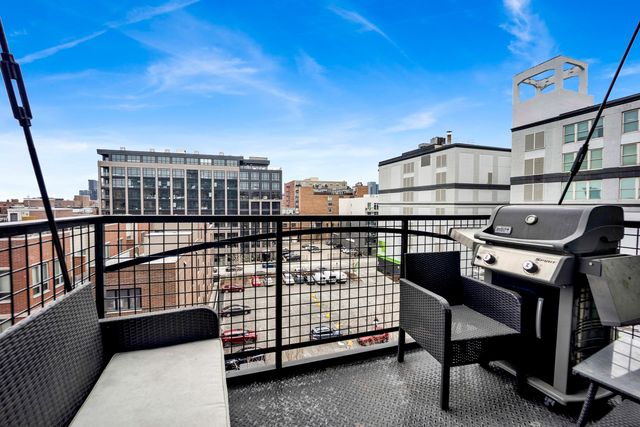 1224 W Van Buren Street 523, Chicago, IL 60607