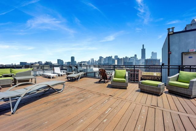 1224 W Van Buren Street 523, Chicago, IL 60607