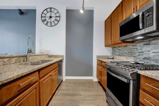 1224 W Van Buren Street 523, Chicago, IL 60607