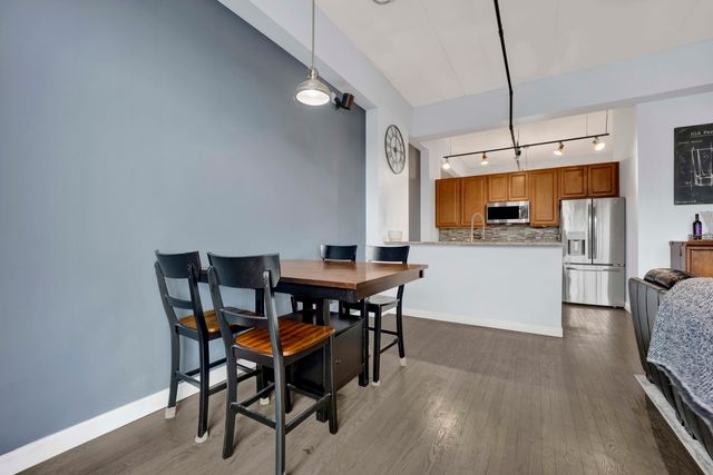 1224 W Van Buren Street 523, Chicago, IL 60607