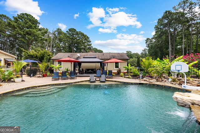 359 Trammell Road, Moreland, GA 30259