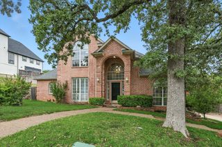 2105 Hillridge Court, Arlington, TX 76012