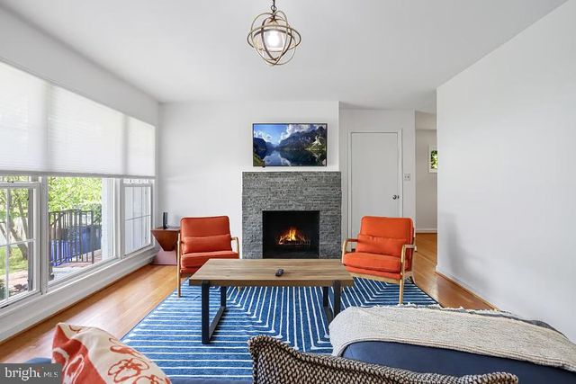 9724 ADMIRALTY DR, Silver Spring, MD 20910