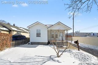 25034 Comfort, Center Line, MI 48015