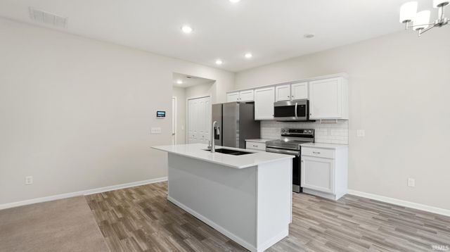 3597 Canal Square Drive, New Haven, IN 46774