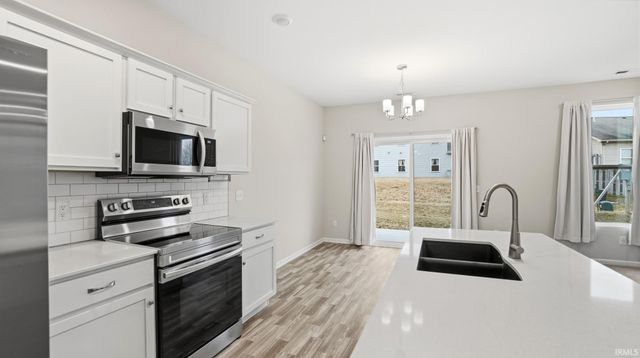 3597 Canal Square Drive, New Haven, IN 46774