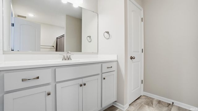 3597 Canal Square Drive, New Haven, IN 46774