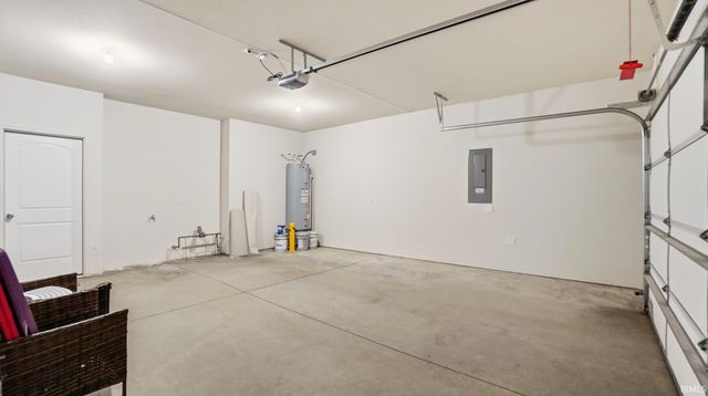 3597 Canal Square Drive, New Haven, IN 46774