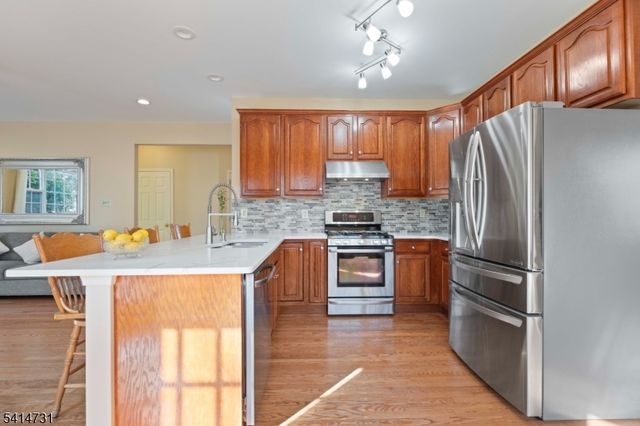 8 Schaal St, Bridgewater Twp., NJ 08807