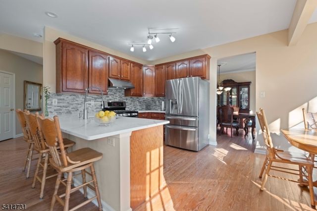 8 Schaal St, Bridgewater Twp., NJ 08807