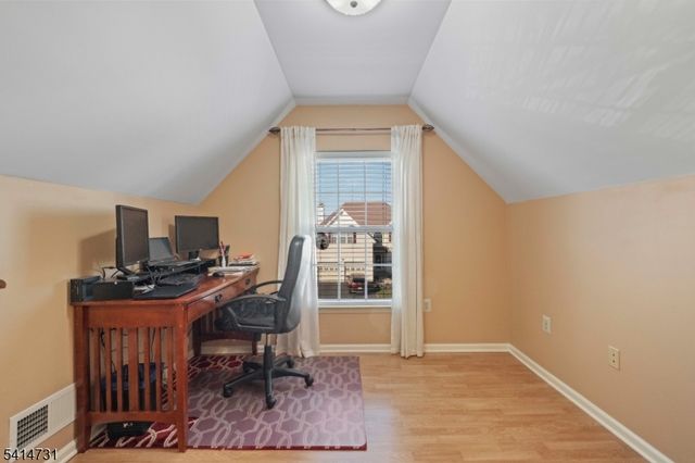 8 Schaal St, Bridgewater Twp., NJ 08807