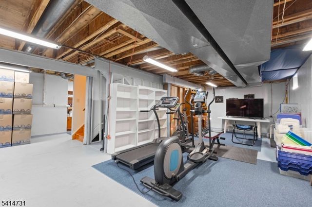 8 Schaal St, Bridgewater Twp., NJ 08807