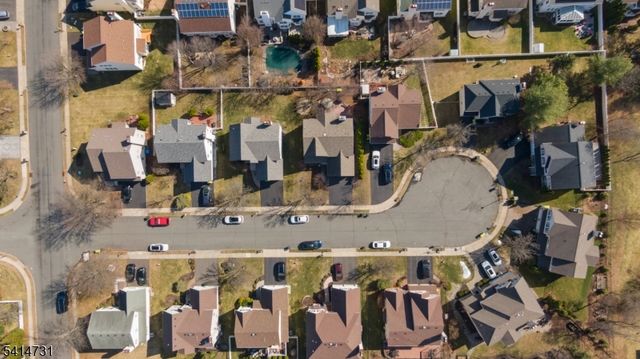 8 Schaal St, Bridgewater Twp., NJ 08807