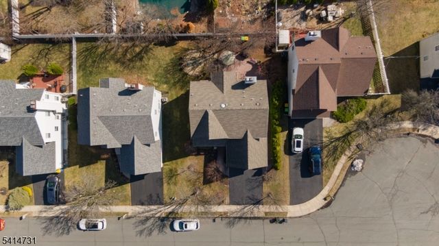 8 Schaal St, Bridgewater Twp., NJ 08807