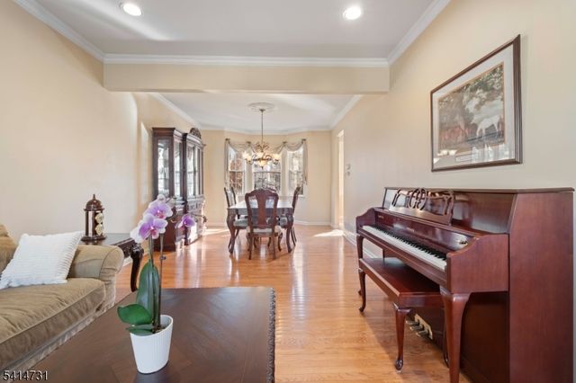 8 Schaal St, Bridgewater Twp., NJ 08807