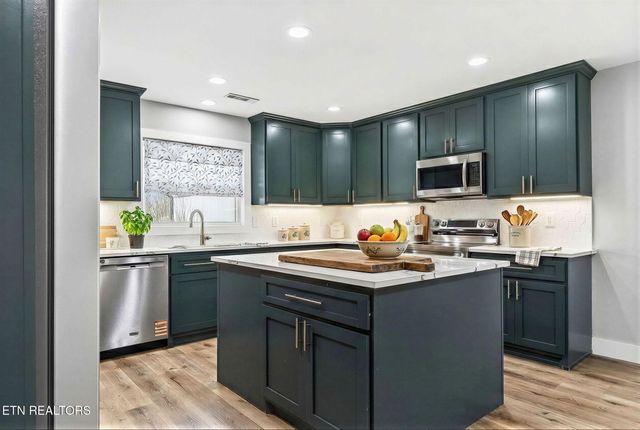 2490 Chestnut Hill Rd, Crossville, TN 38571