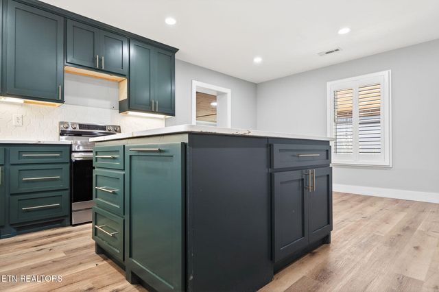 2490 Chestnut Hill Rd, Crossville, TN 38571