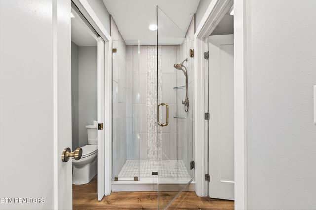 2490 Chestnut Hill Rd, Crossville, TN 38571