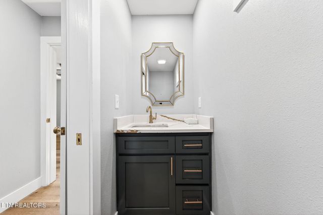 2490 Chestnut Hill Rd, Crossville, TN 38571