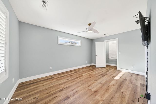 2490 Chestnut Hill Rd, Crossville, TN 38571