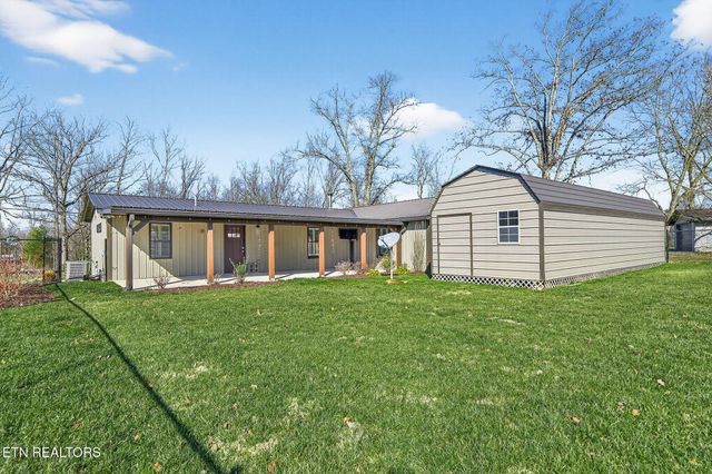 2490 Chestnut Hill Rd, Crossville, TN 38571