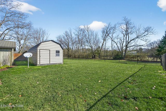 2490 Chestnut Hill Rd, Crossville, TN 38571