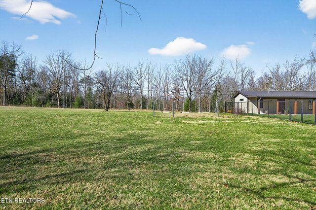 2490 Chestnut Hill Rd, Crossville, TN 38571