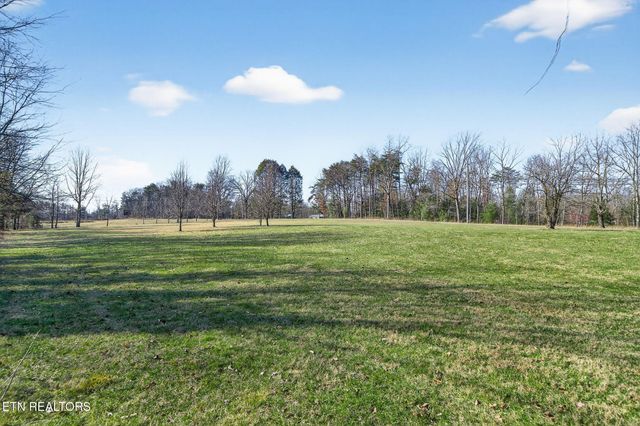 2490 Chestnut Hill Rd, Crossville, TN 38571