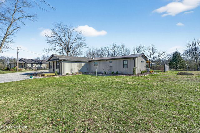2490 Chestnut Hill Rd, Crossville, TN 38571