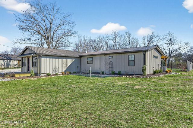 2490 Chestnut Hill Rd, Crossville, TN 38571