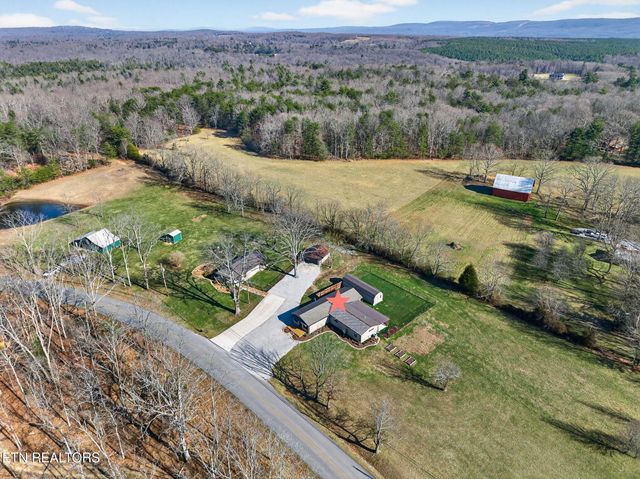 2490 Chestnut Hill Rd, Crossville, TN 38571