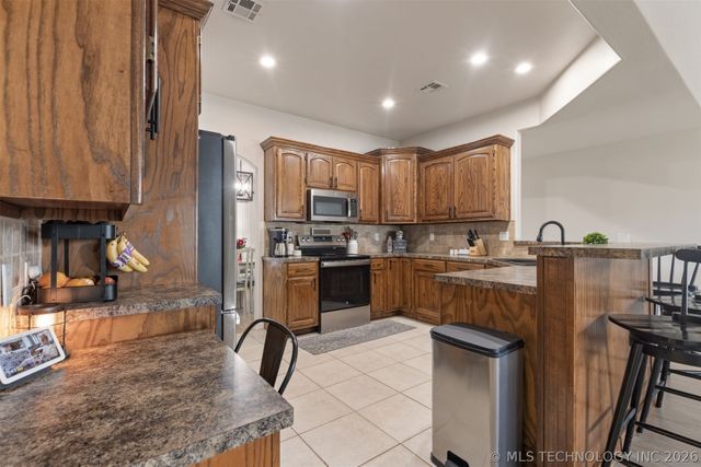 13556 S 235th East Avenue, Coweta, OK 74429