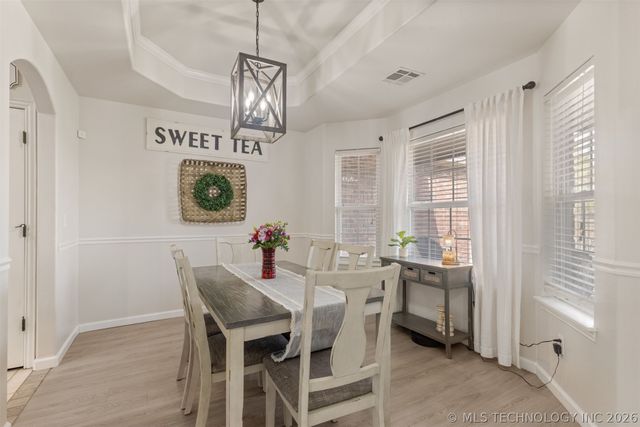 13556 S 235th East Avenue, Coweta, OK 74429