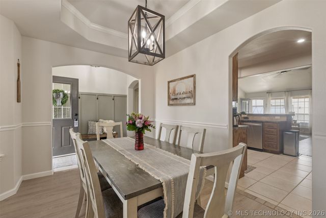 13556 S 235th East Avenue, Coweta, OK 74429