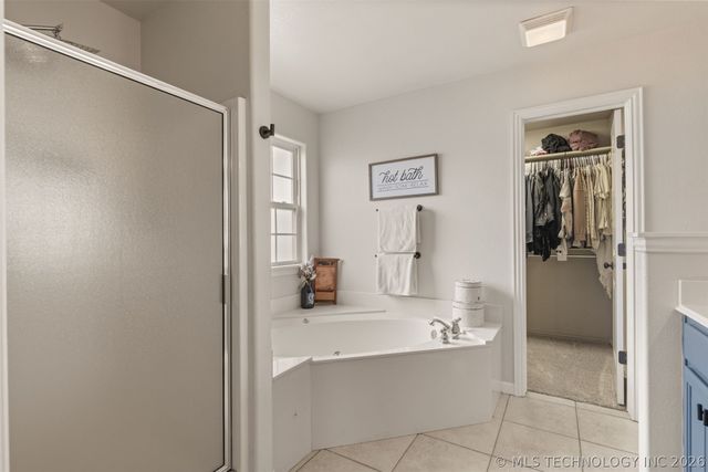 13556 S 235th East Avenue, Coweta, OK 74429