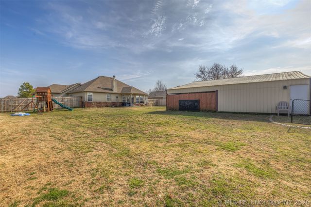 13556 S 235th East Avenue, Coweta, OK 74429