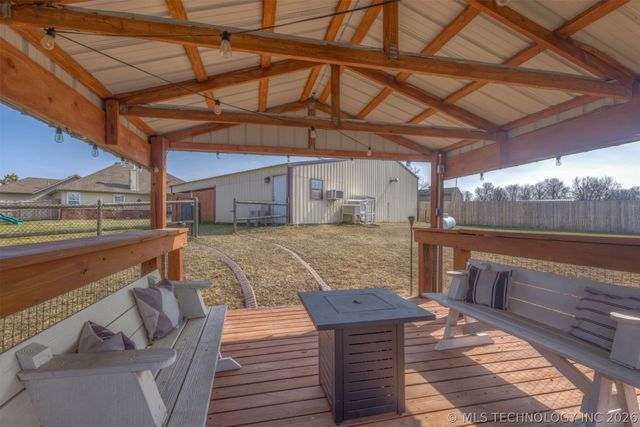 13556 S 235th East Avenue, Coweta, OK 74429