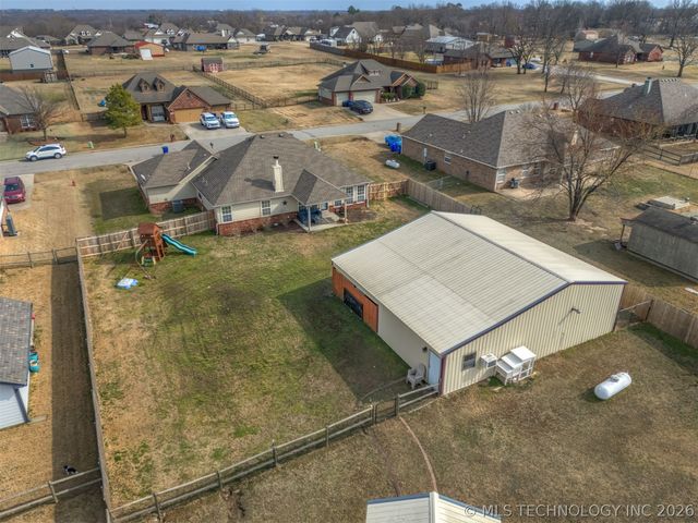 13556 S 235th East Avenue, Coweta, OK 74429
