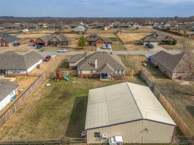 13556 S 235th East Avenue, Coweta, OK 74429