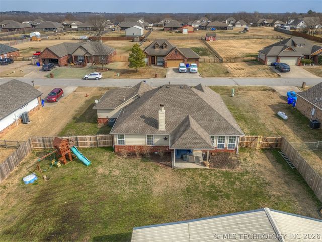 13556 S 235th East Avenue, Coweta, OK 74429